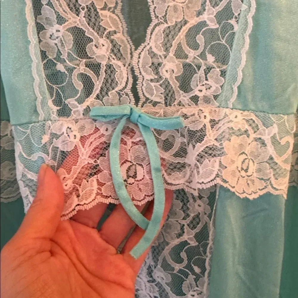 VINTAGE Aqua Blue Nylon Lace Nightgown Keyhole Front 1960s 1970s  Lingerie Small - Picture 7 of 10